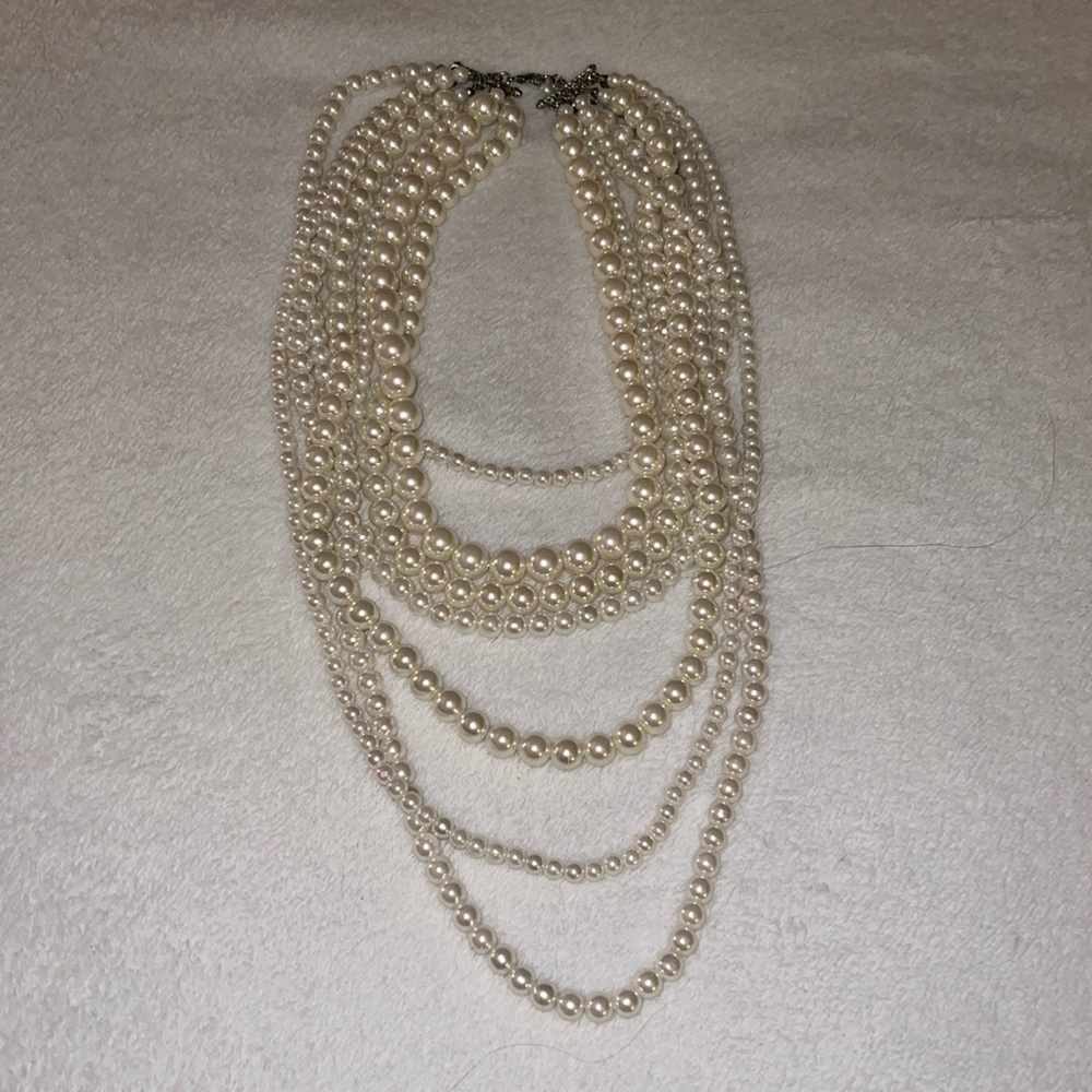 Pearl Necklace - Picture 3 of 6